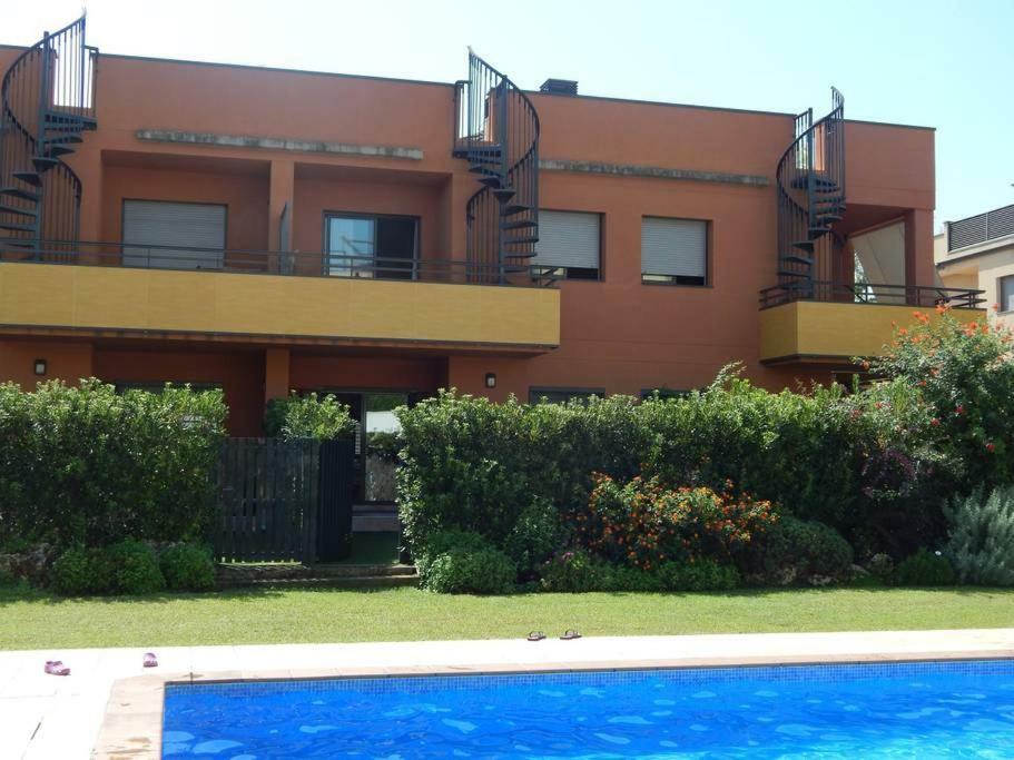 Masia Blanca - Coma-Ruga Exterior photo